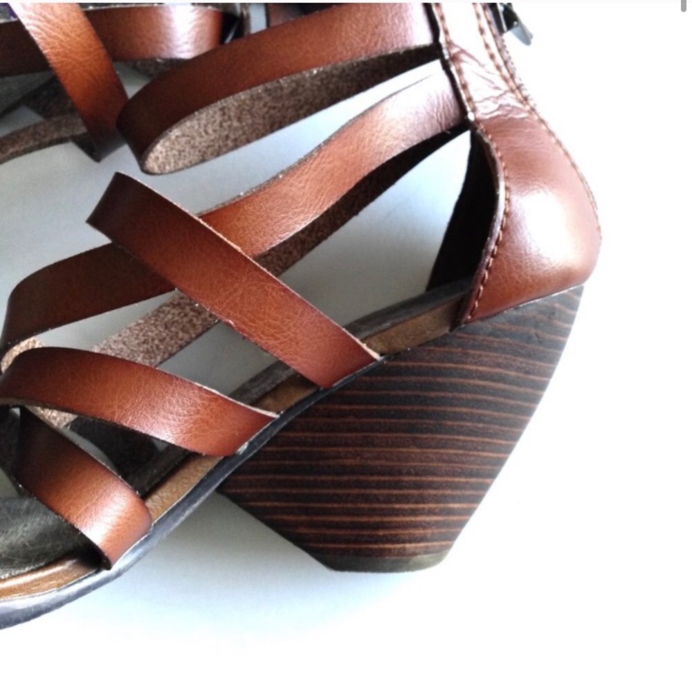 Blowfish strappy sandals heels size 8.5 WANT